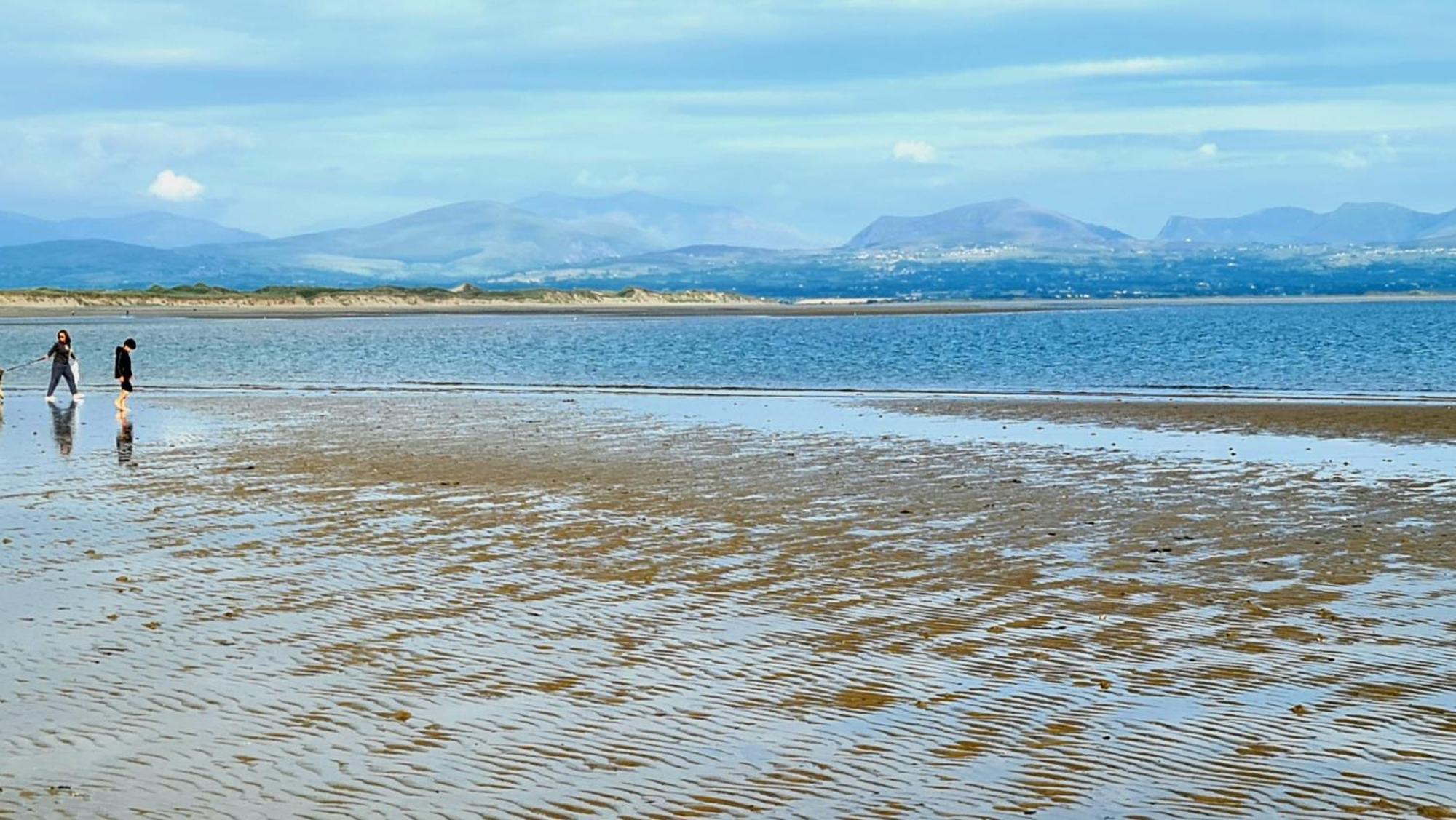 Benllech Beach Bagian luar foto